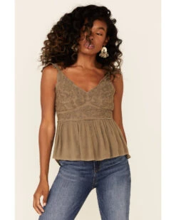 Shyanne Women's Embroidered Flutter Short Sleeve Top