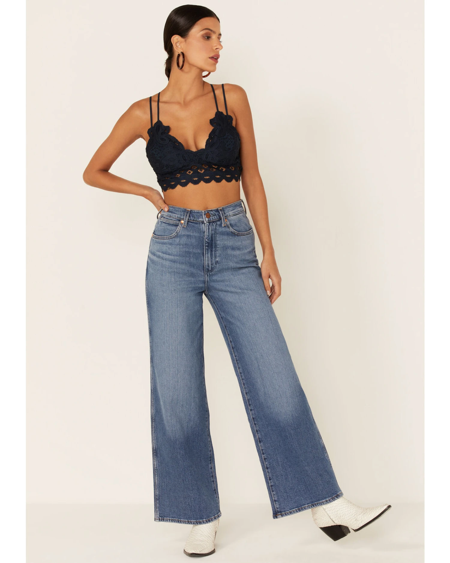 Wishlist Women's Strappy Lace Applique Scallop Lace Bralette 6 Wishlist Women's Strappy Lace Applique Scallop Lace Bralette - Image 4