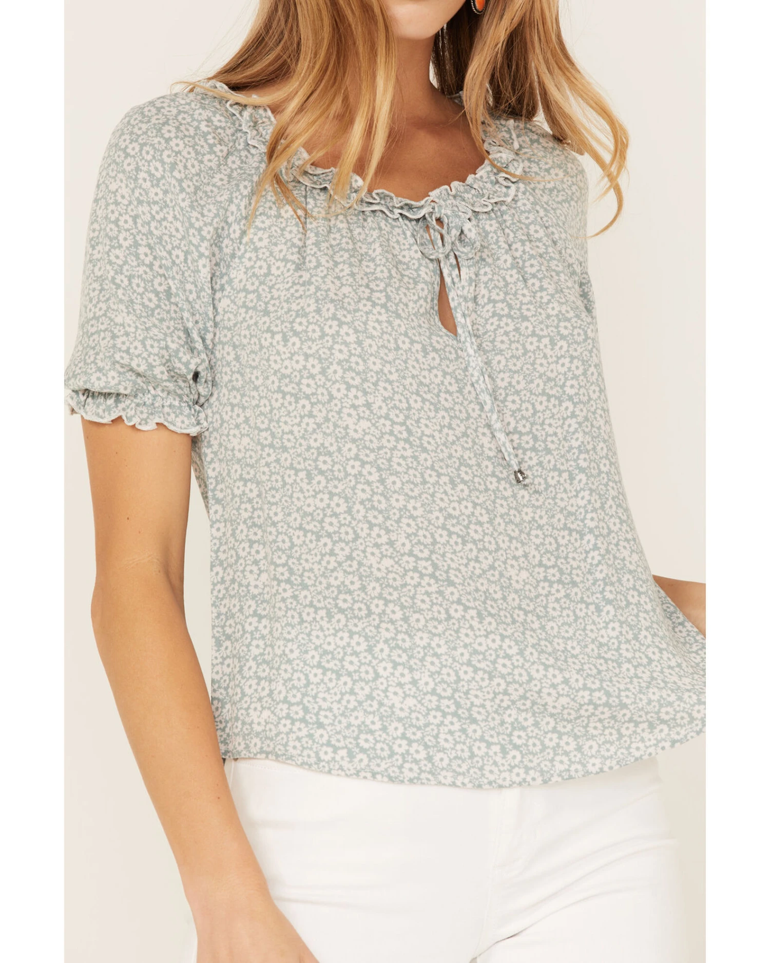 Jolt Women's Ditsy Floral Print Short Puff Sleeve Ruffle Shirt 4 Jolt Women's Ditsy Floral Print Short Puff Sleeve Ruffle Shirt - Image 2