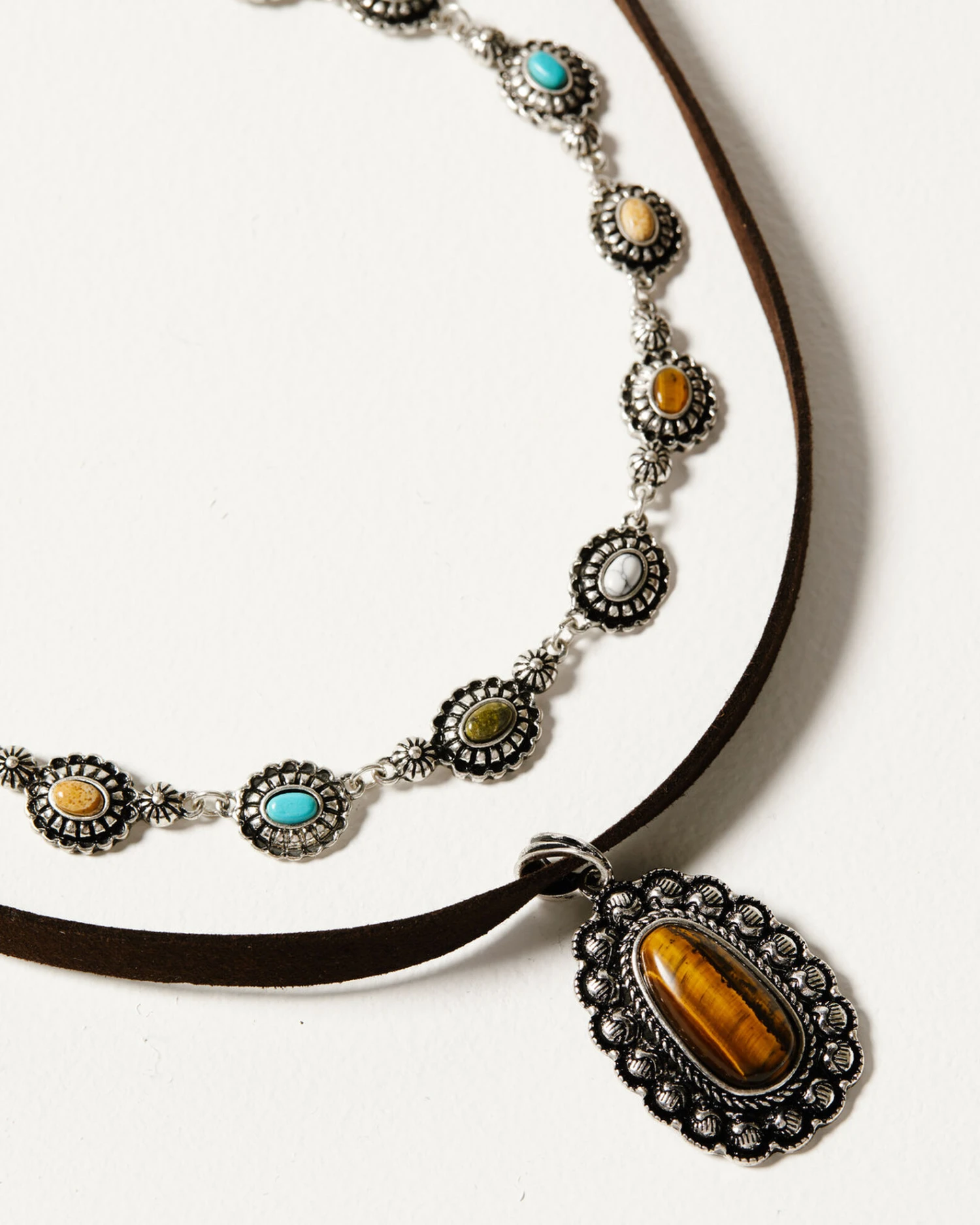 Shyanne Women's Bisbee Falls Concho Choker Necklace Set 3 Shyanne Women's Bisbee Falls Concho Choker Necklace Set