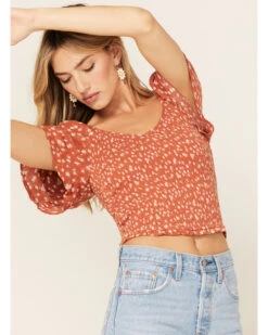 Beyond The Radar Women's Floral Print Smocked Top -Twisted X Sales 2000375602 220 P4