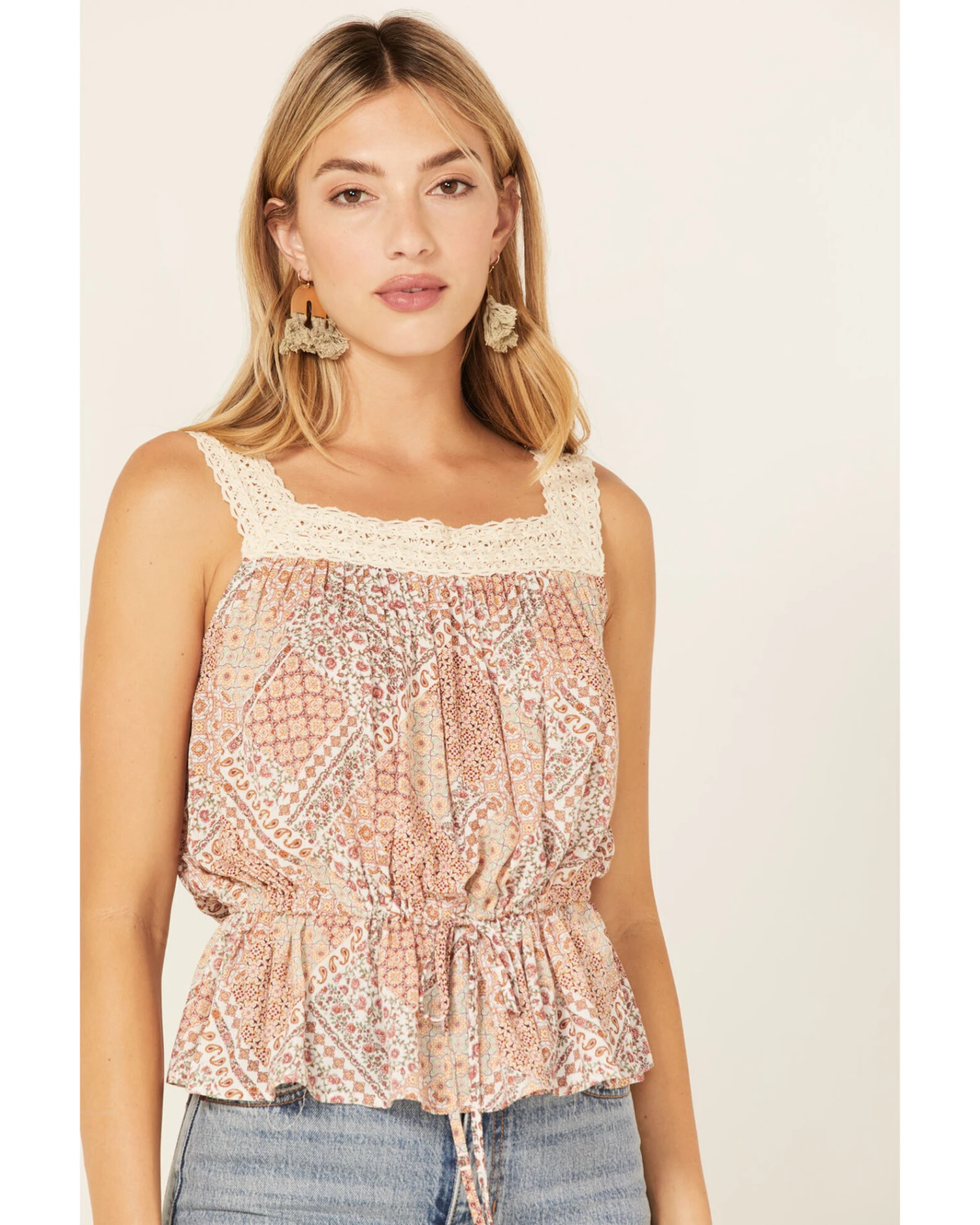 Wild Moss Women's Floral Paisley Patchwork Crochet Tank Top 4 Wild Moss Women's Floral Paisley Patchwork Crochet Tank Top - Image 2