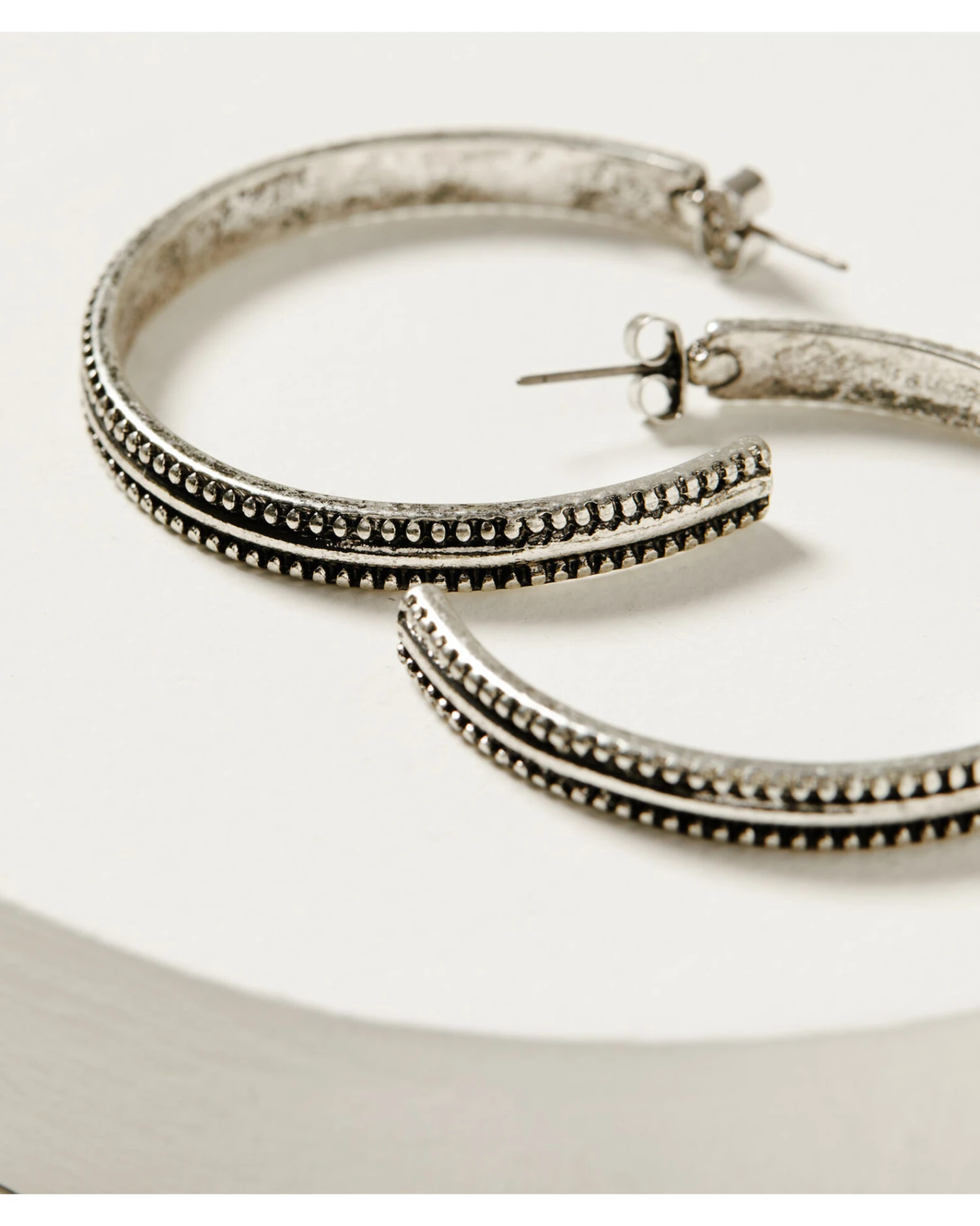 Idyllwind Women's Danbury Silver Hoop Earrings 4 Idyllwind Women's Danbury Silver Hoop Earrings - Image 2